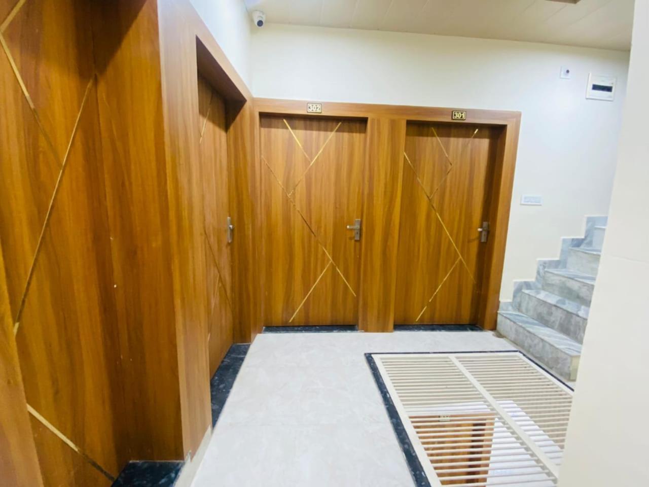 The Raman Palace- A Budget Hotel 마투라 외부 사진