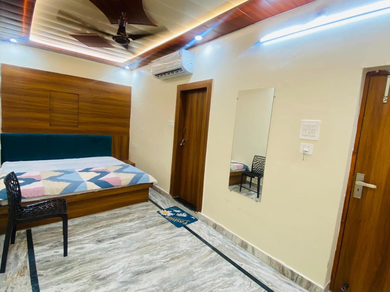 The Raman Palace- A Budget Hotel 마투라 외부 사진
